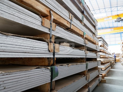 แผ่นสังกะสี